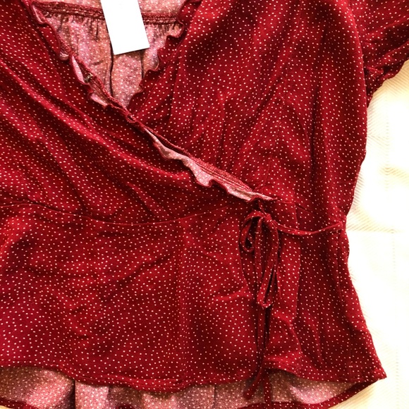 Red wrap crop top - Picture 3 of 8